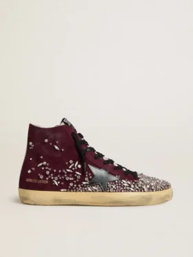 Francy LAB para mujer en gamuza color burdeos con estrella de cuero negro brillante y pedrería