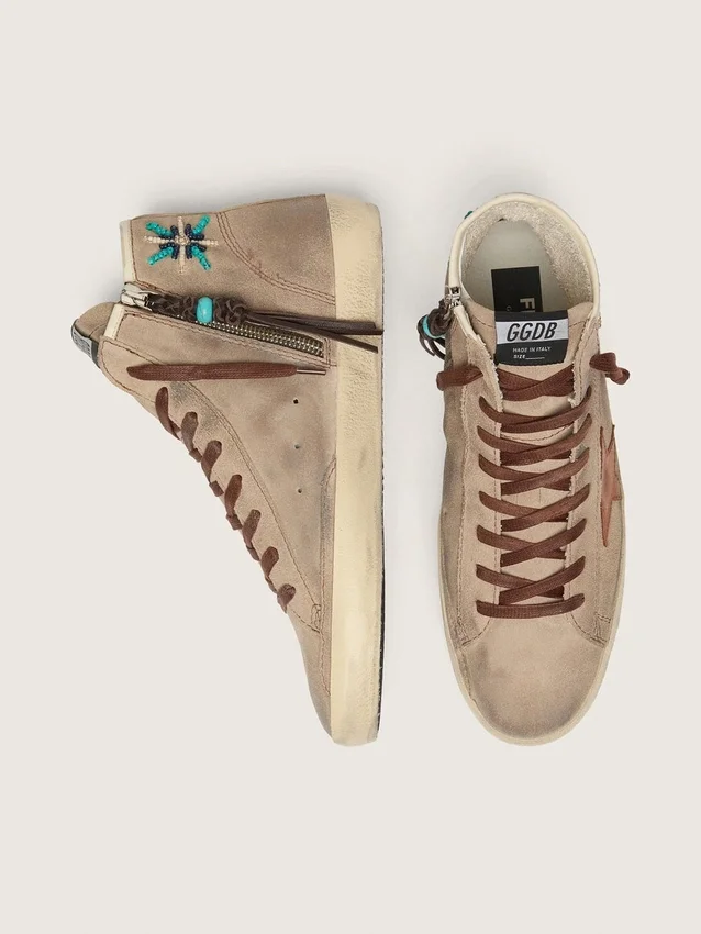 Francy para hombre en gamuza beige con estrella de cuero marrón y cuentas de colores