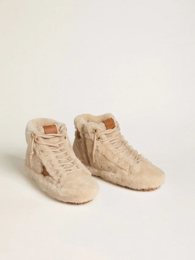 Francy para mujer en piel de oveja beige con estrella de cuero marrón