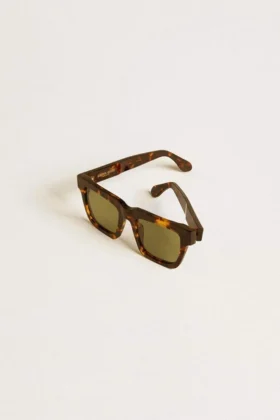 Gafas de sol cuadradas Jamie con montura color marrón habana
