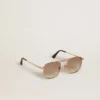Gafas de sol estilo aviador con marco dorado y lentes beige