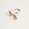 Gafas de sol estilo aviador con marco en oro rosa y lentes color miel