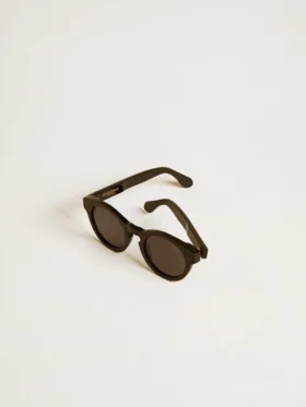 Gafas de sol Panthos de estilo cuadrado con marco y lentes negros