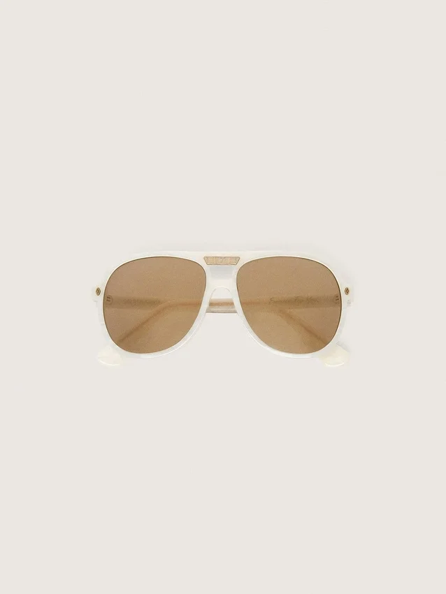 Gafas de sol tipo aviador Charlie con montura blanco perla y lentes doradas