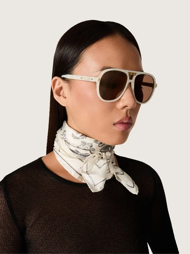 Gafas de sol tipo aviador Charlie con montura blanco perla y lentes doradas