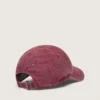 Gorra de béisbol color burdeos con estrella bordada tono sobre tono