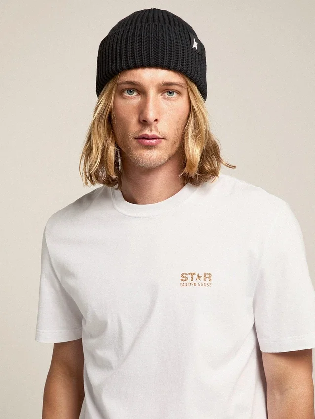 Gorro de lana negro con estrella blanca