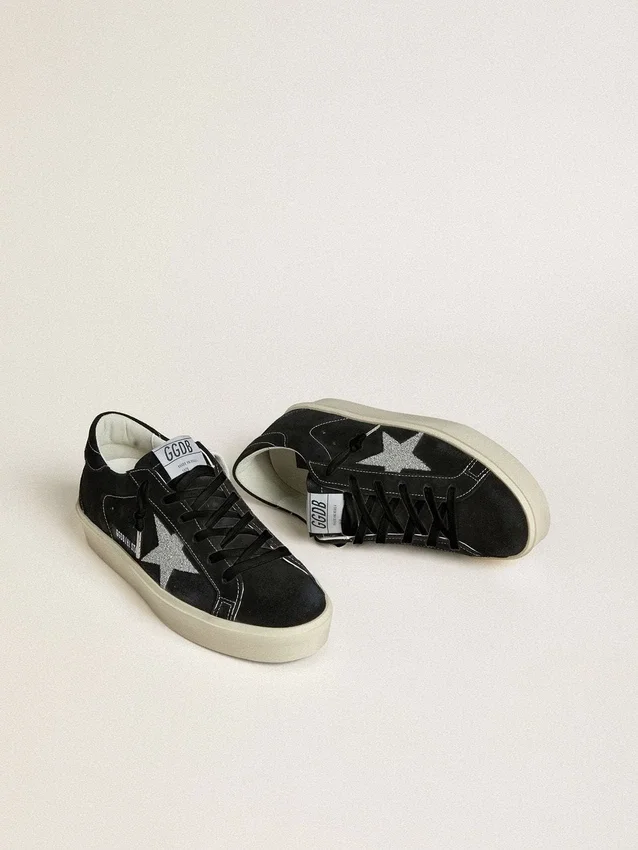 Hi Star para mujer en gamuza negra con estrella de cristales Swarovski plateados