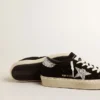 Hi Star para mujer en gamuza negra con estrella plateada brillante