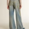 Jeans de estilo boyfriend para mujer con lavado arena de efecto desgastado y tachuelas