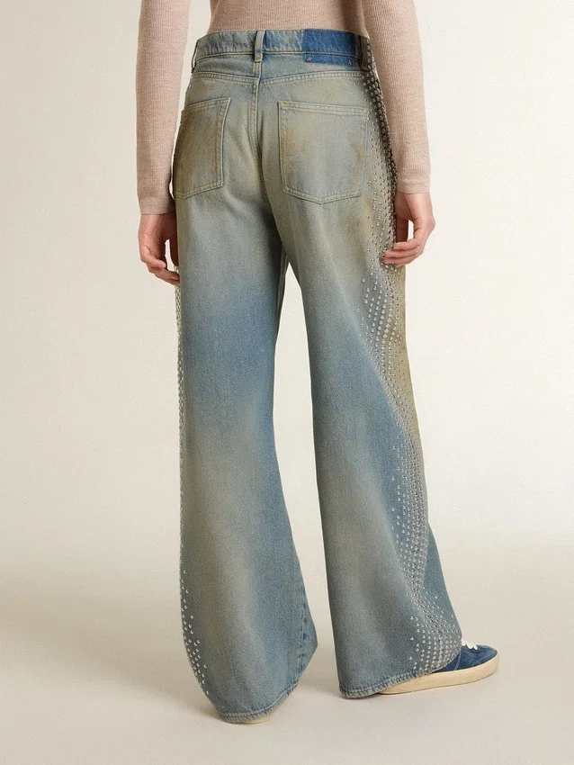 Jeans de estilo boyfriend para mujer con lavado arena de efecto desgastado y tachuelas