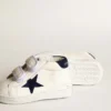 June Junior en napa con estrella y lengüeta del talón de gamuza azul oscuro
