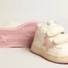 June Junior en piel napa con estrella y lengüeta en el talón de gamuza rosa antiguo