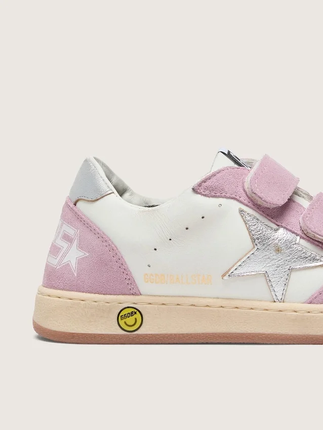 Junior Ball Star en cuero blanco con estrella de cuero plateado metalizado e inserciones de gamuza lila