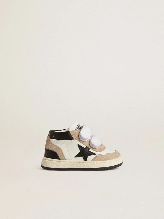 Junior June en napa con inserciones de gamuza y estrella de cuero negro
