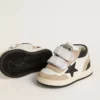 Junior June en napa con inserciones de gamuza y estrella de cuero negro