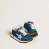 Marathon Junior en nylon azul con estrella estampada y lengüeta de cuero en el talón