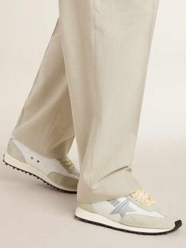 Marathon para hombre con parte superior de nylon blanco y estrella plateada