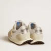 Marathon para hombre con parte superior de nylon blanco y estrella plateada