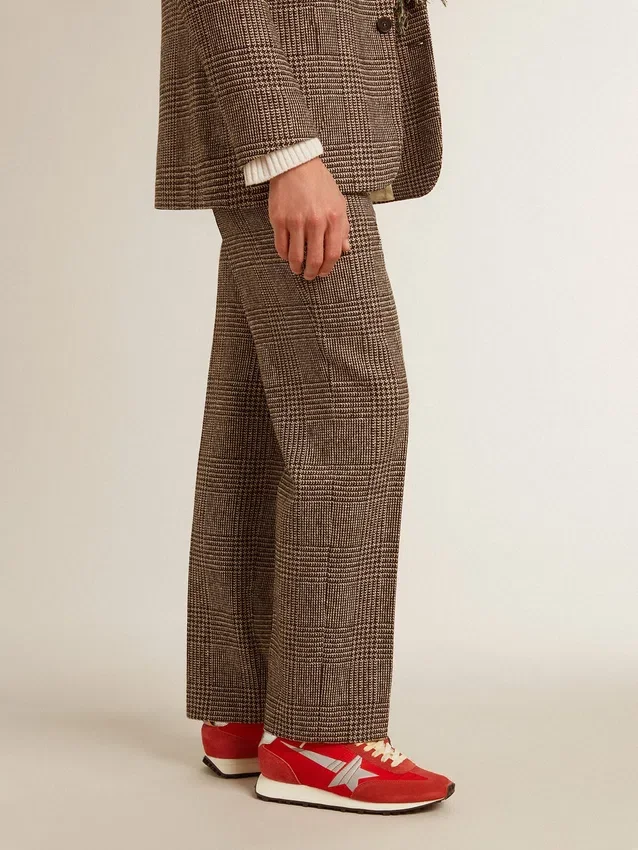 Marathon para hombre con parte superior de nylon rojo y estrella plateada