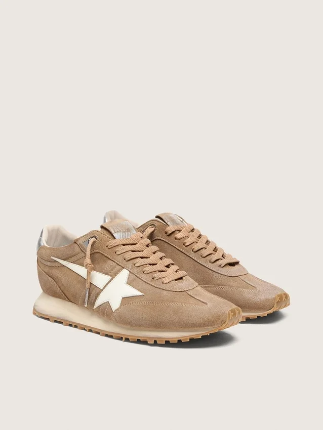 Marathon para hombre en gamuza color tabaco con estrella blanca