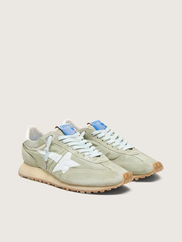 Marathon para hombre en nylon verde salvia con estrella blanca