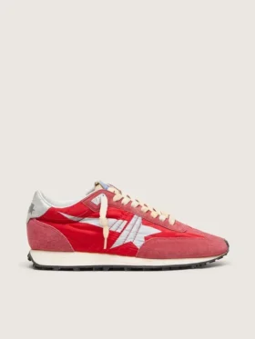 Marathon para mujer con parte superior de nylon rojo y estrella plateada