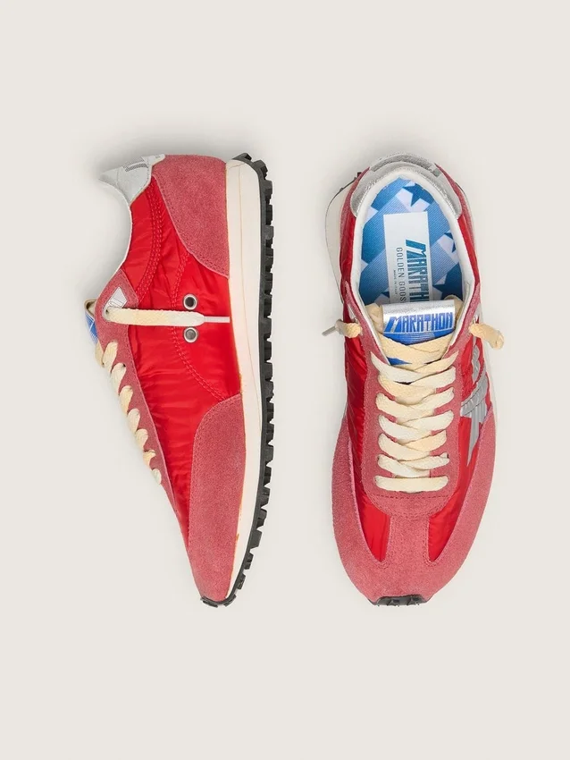 Marathon para hombre con parte superior de nylon rojo y estrella plateada