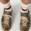 Marathon Speed para hombre en piel de potro con estampado de leopardo beige y negro con estrella de cuero negro