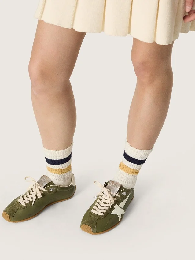 Marathon Speed para mujer en cuero verde oliva con estrella color crema