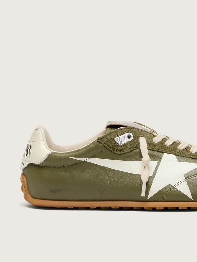 Marathon Speed para mujer en cuero verde oliva con estrella color crema