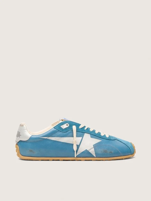 Marathon Speed para hombre en napa azul con estrella estampada y lengüeta de talón de cuero plateado