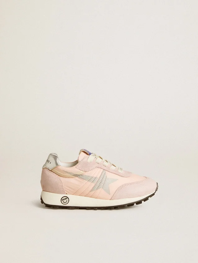 Marathon Young en nailon rosa con estrella estampada y lengüeta de cuero en el talón