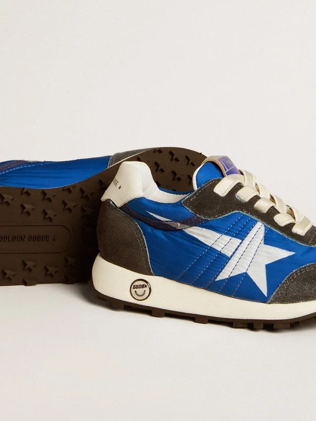 Marathon Young en nylon azul con estrella estampada y lengüeta de cuero en el talón