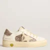 May Teen en cuero blanco y purpurina dorado rosa con estrella de gamuza beige
