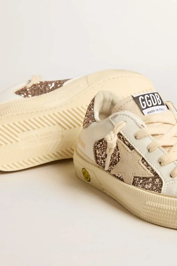May Teen en cuero blanco y purpurina dorado rosa con estrella de gamuza beige
