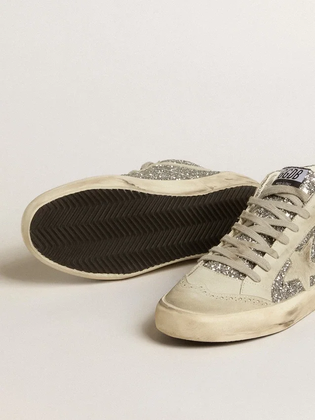 Mid Star en purpurina plateada con estrella y detalle en gamuza gris hielo