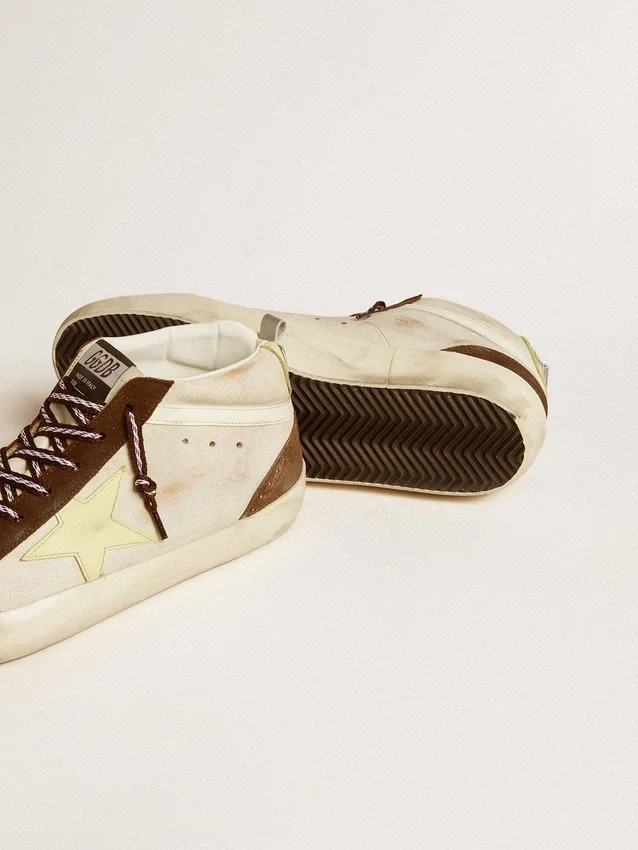 Mid Star para hombre en beige con purpurina, estrella de gamuza amarilla y detalle de algodón
