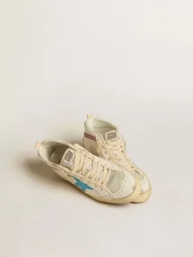 Mid Star para mujer en cuero con estrella azul claro y detalle de gamuza fucsia con tachuelas platino