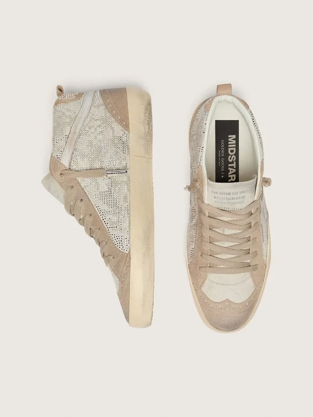 Mid Star para mujer en gamuza beige con Swarovski plateados y estrella de cuero blanco