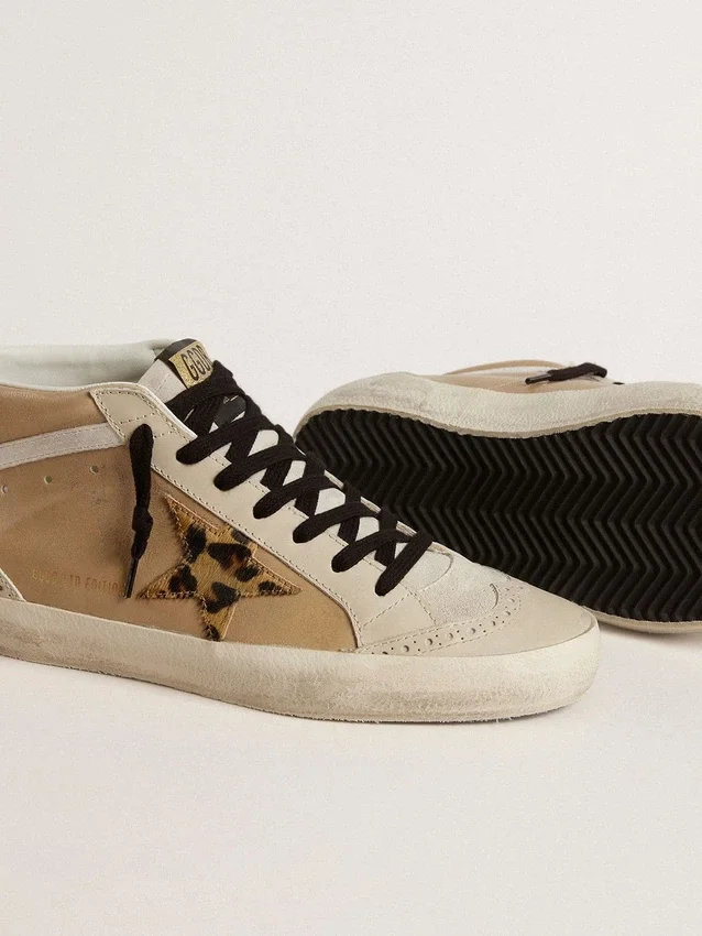 Mid Star para mujer en piel naplak beige con estrella de piel de potro con estampado de leopardo
