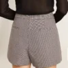 Mini shorts grises para mujer de lana con estampado de pata de gallo