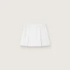 Minifalda deportiva plisada en blanco