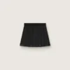 Minifalda deportiva plisada en negro