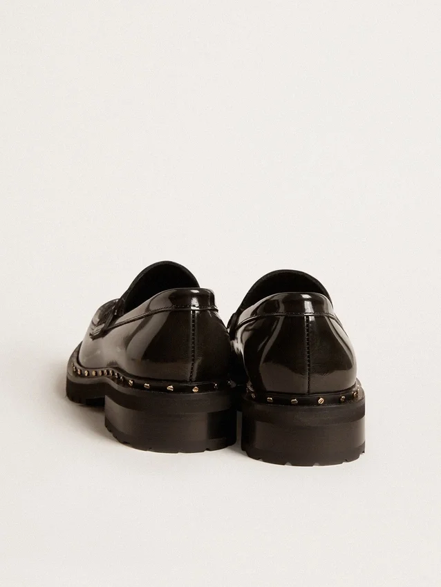 Mocasines gruesos para mujer en cuero negro con tachuelas