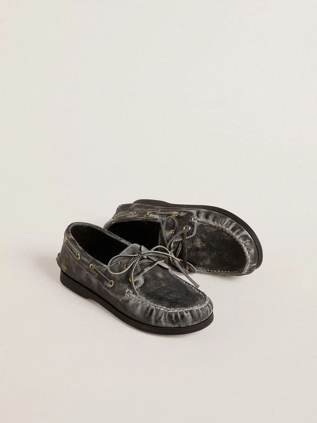 Mocasines Young Cruise en cuero negro desgastado