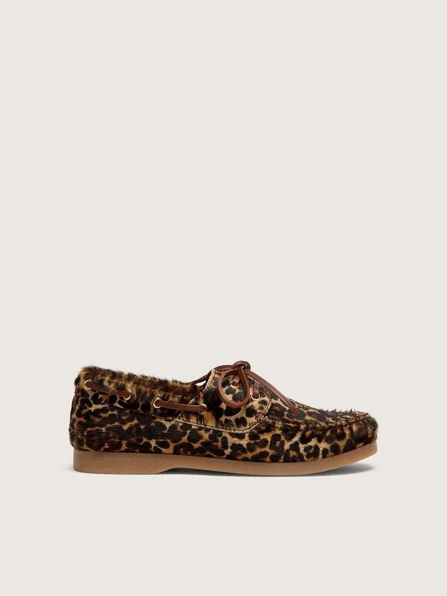 Mocasines Young Cruise en piel de potro con estampado de leopardo