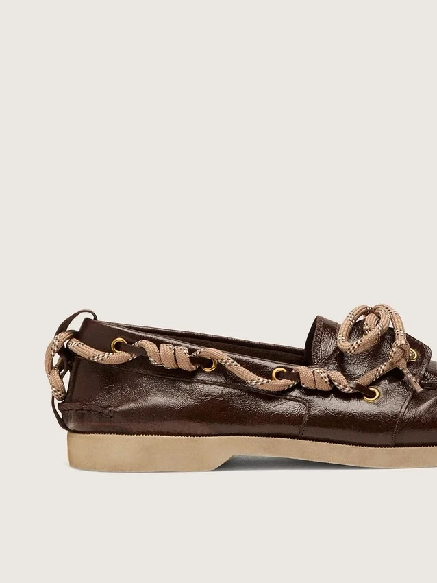 Mocasín Cruise para mujer en cuero marrón oscuro brillante