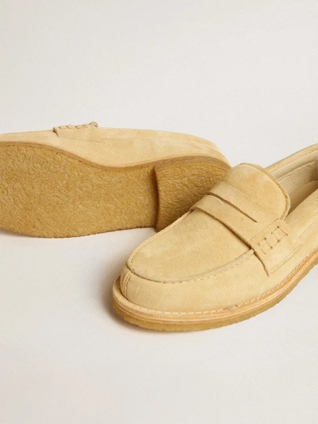 Mocasín Jerry en gamuza encerada color crudo