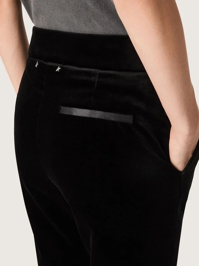 Pantalones acampanados de corte ajustado para mujer en terciopelo de algodón negro
